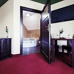 Kasztel Hotel 3*