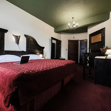 Otel Kasztel Rzezawa