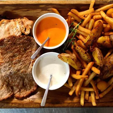 Hotel Kasztel Rzezawa